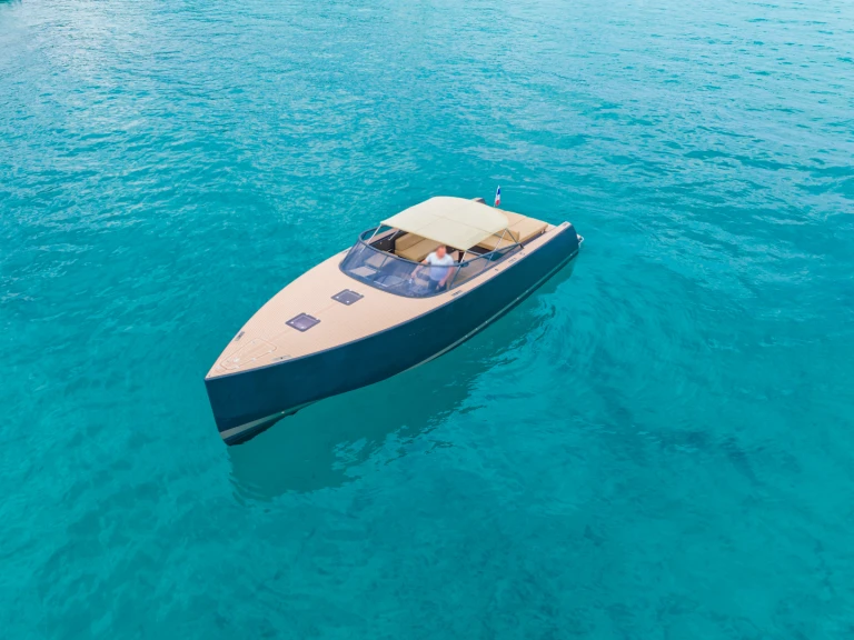 Hire a VanDutch VanDutch 40 Cannes