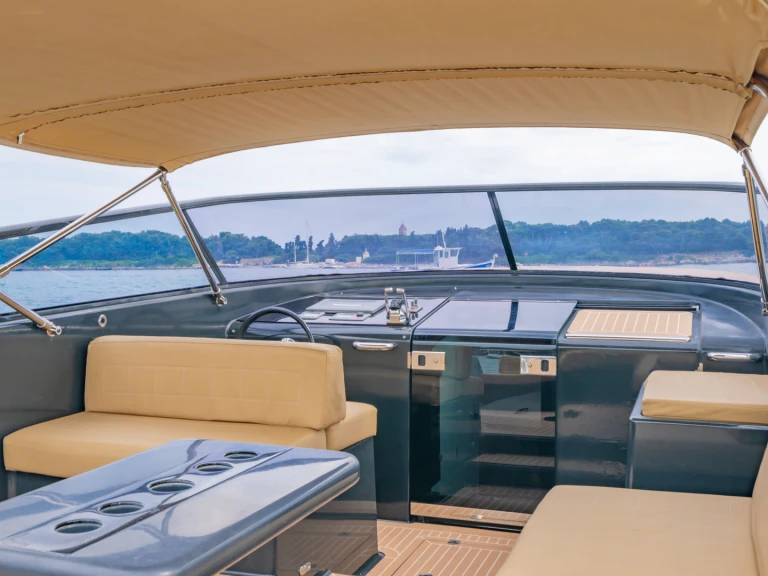 Motorboat hire in Cannes - VanDutch VanDutch 40