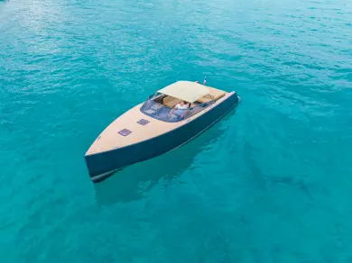 Charter a VanDutch VanDutch 40 in Cannes on Samboat