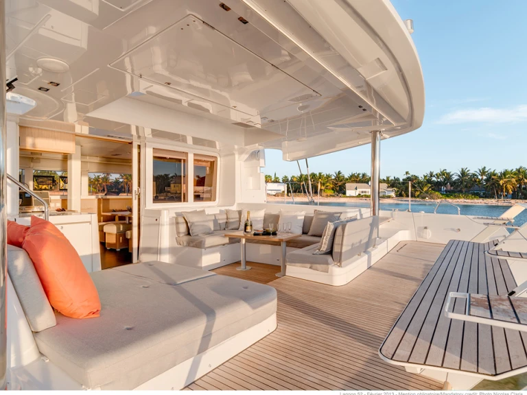 Yacht hire Placentia Village cheap Lagoon 52 F