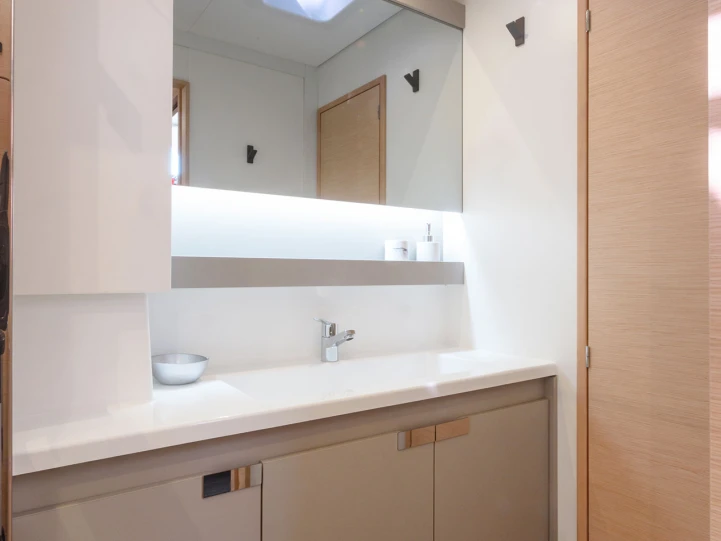 Catamaran to hire Castellammare di Stabia at the best price