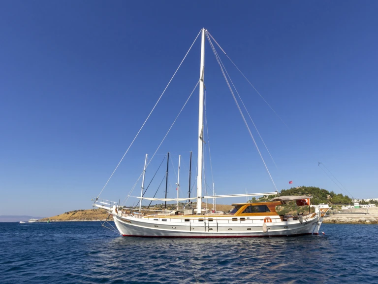 Sailboat hire in Bodrum - Custom Made Mürvet Hanim