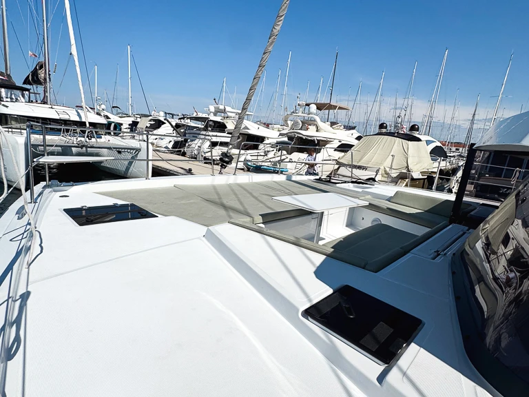 Catamaran to hire Pirovac at the best price