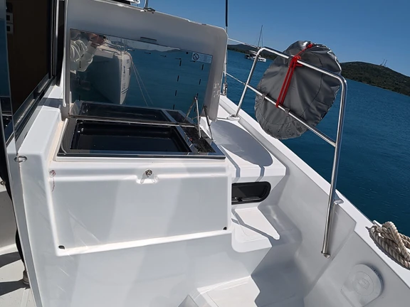 Yacht hire Pirovac cheap Bali Catspace Voile