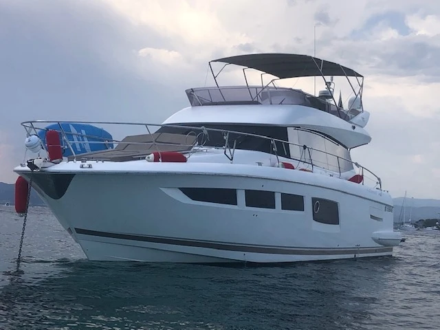 Luxury Yacht hire in Cannes - Prestige Prestige 500 Fly