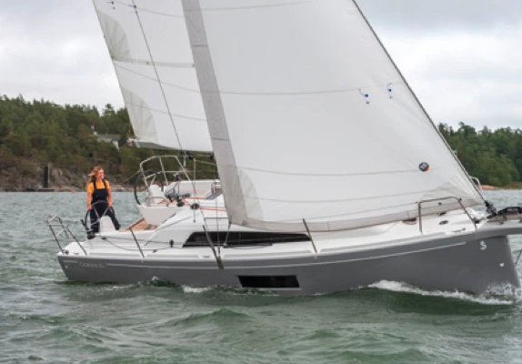 Yacht charter Port de Trébeurden - Bénéteau Oceanis 30.1 on SamBoat