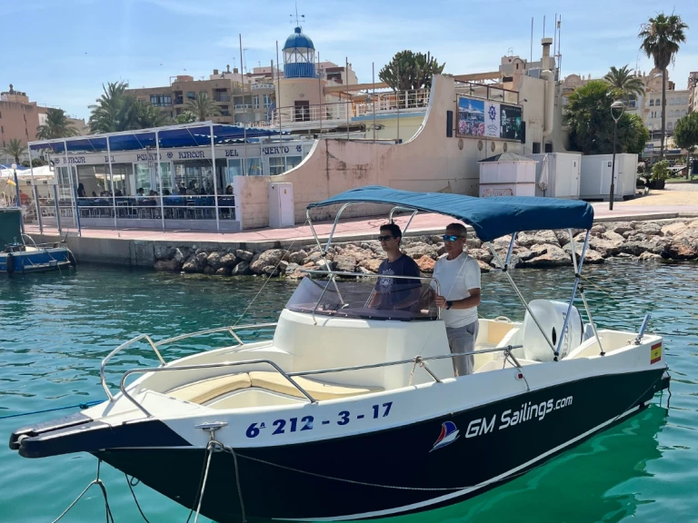 Hire Motorboat Shiren with a boat licence