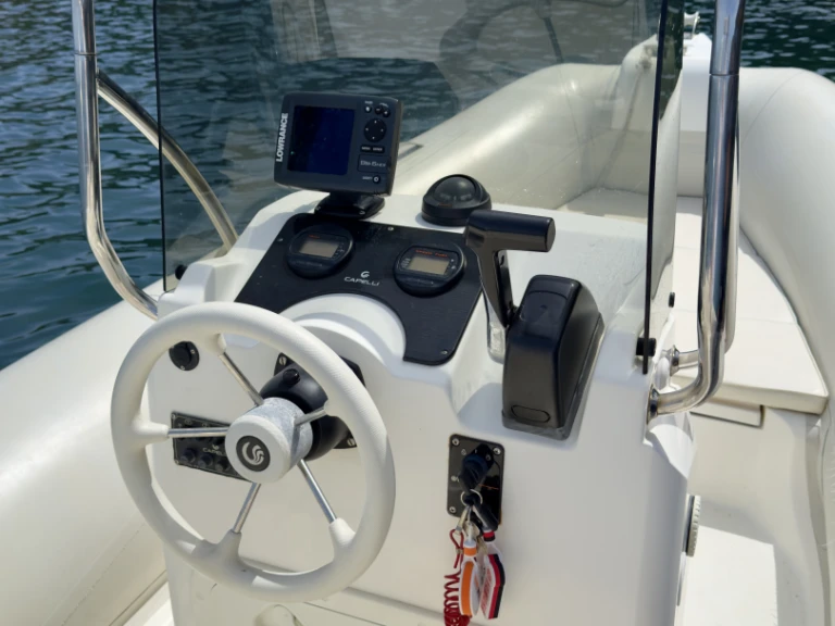 Hire RIB Capelli with a boat licence