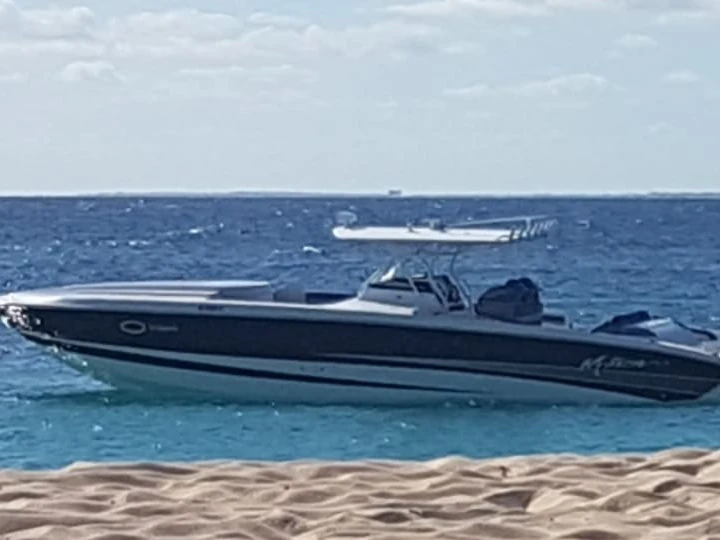 MOTION 42 SF charter bareboat or skippered in  Marigot