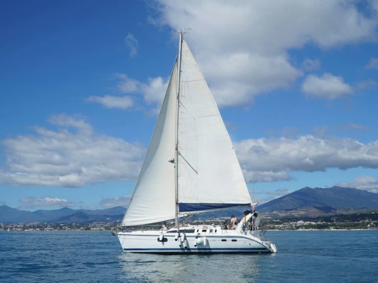 Hire Sailboat Hunter with a boat licence