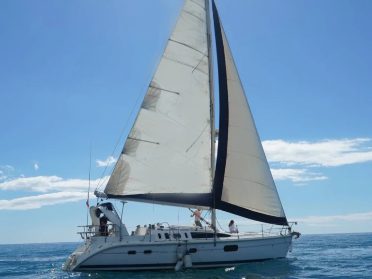 Sailboat to hire Marbella at the best price