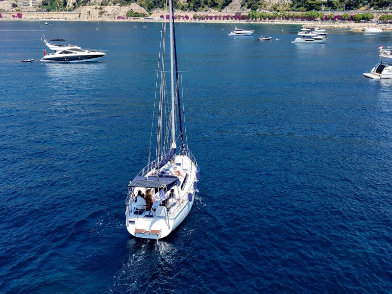 Yacht charter Saint-Jean-Cap-Ferrat - Yachting-France 10.40 MS on SamBoat
