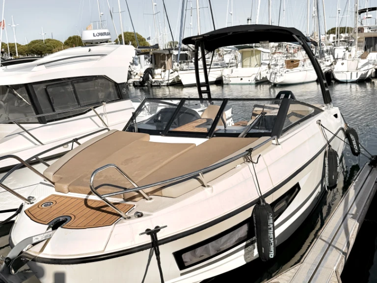 Motorboat hire in Port-Camargue - Quicksilver Activ 755 Cruiser