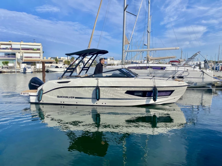 Motorboat hire in Port-Camargue - Quicksilver Activ 755 Cruiser
