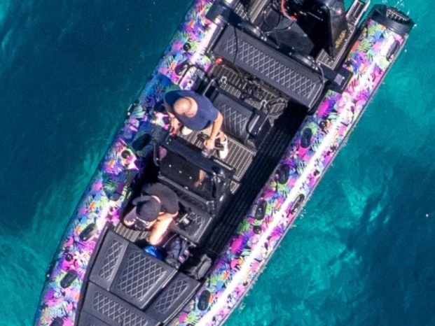 Yacht hire Le Brusc cheap OCEAN SKULL AL650