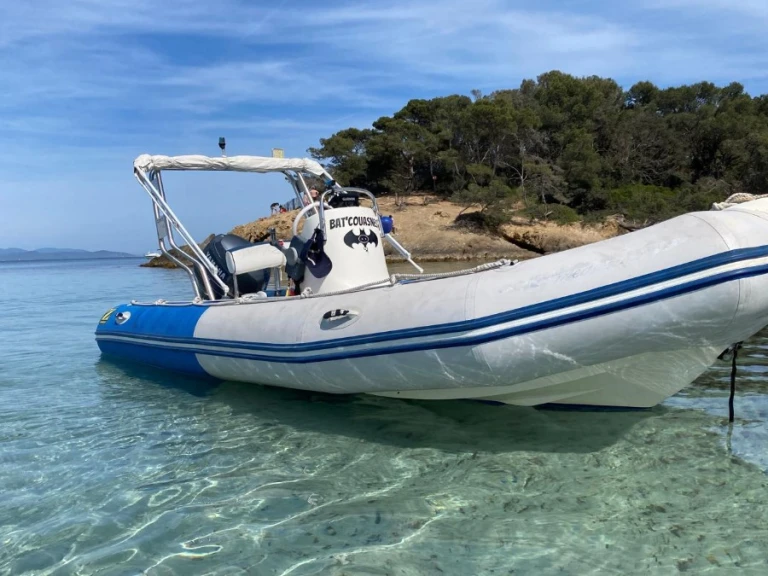 Zodiac Medline 500 Neo charter bareboat or skippered in  Le Brusc
