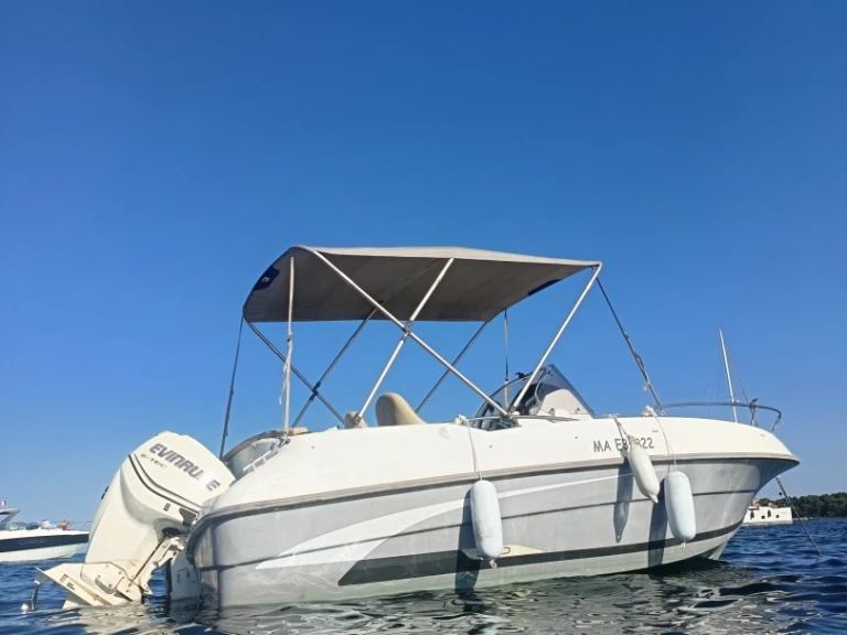 Motorboat hire in Mandelieu-la-Napoule - Bénéteau Flyer 550 Open S2