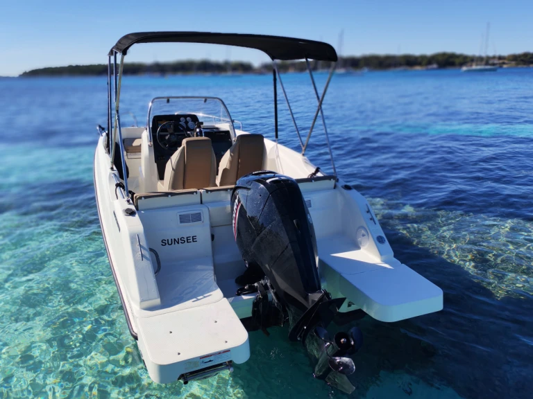Hire a Quicksilver Quicksilver 555 Open Mandelieu-la-Napoule