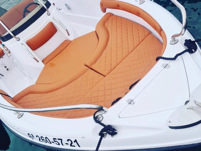 Yacht charter Palma de Mallorca - Raineri Challenger 19 on SamBoat