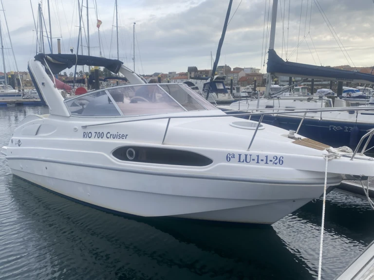 Hire a Rio Rio 700 Cruiser A Pobra do Caramiñal