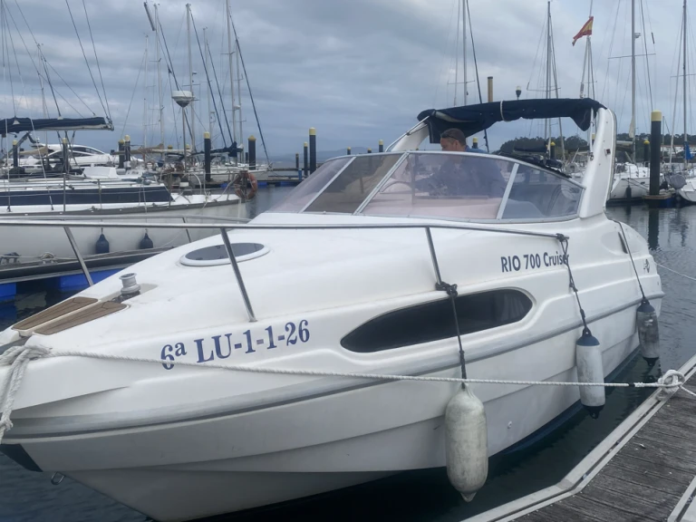 Yacht hire A Pobra do Caramiñal cheap Rio 700 Cruiser