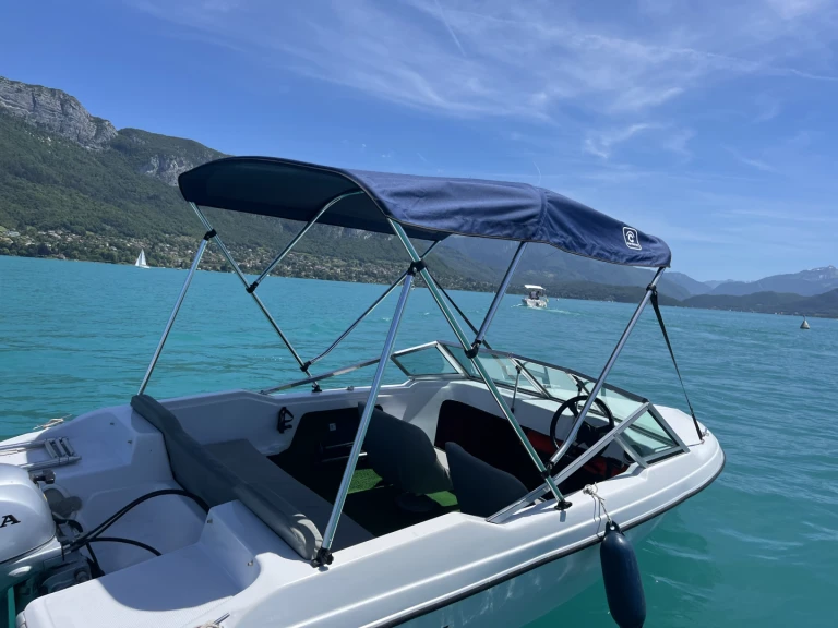 Hire Motorboat Glastron with a boat licence