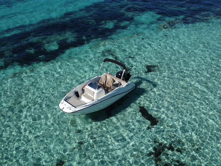 Motorboat to hire Mandelieu-la-Napoule at the best price