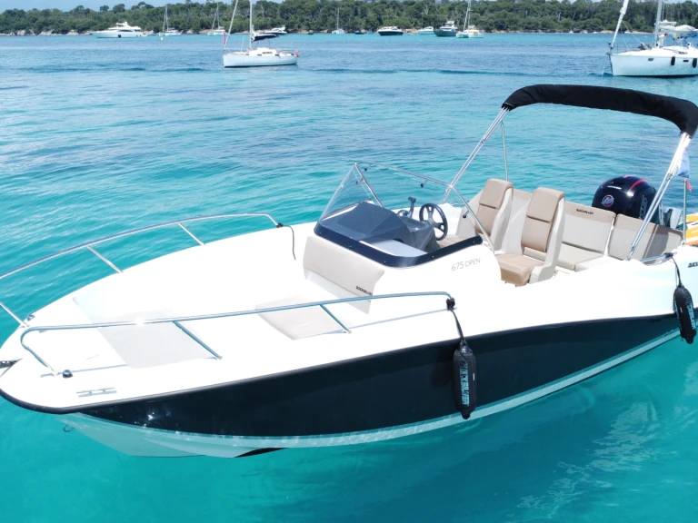 Motorboat hire in Mandelieu-la-Napoule - Quicksilver Activ 675 Open