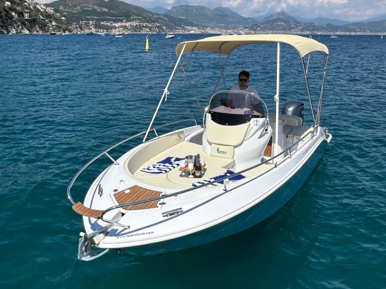 Charter a Romar Bermuda 690 in Vietri sul Mare on Samboat
