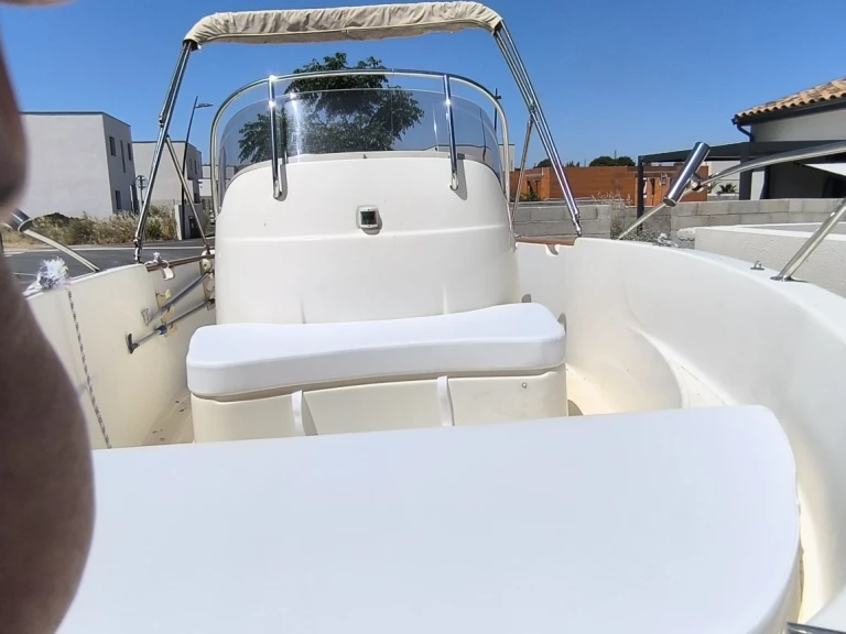 Yacht hire Vias cheap Cap Camarat 545 Style