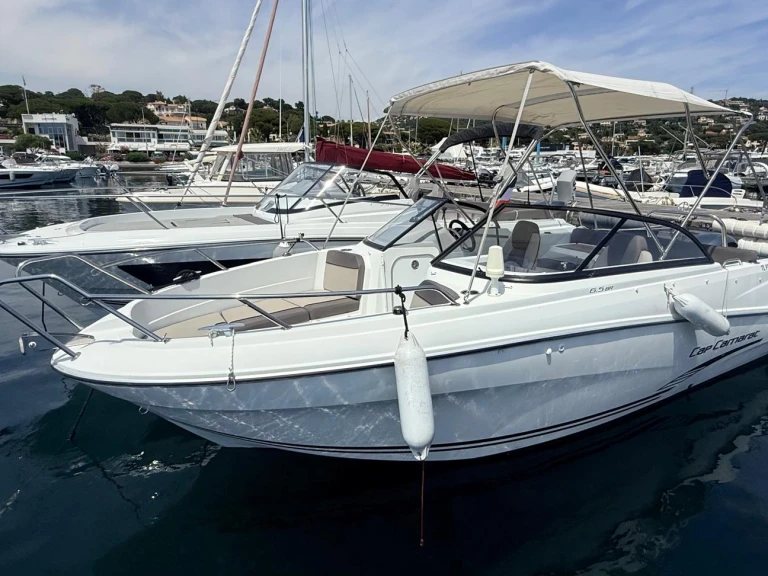 Yacht charter Les Issambres - Jeanneau Cap Camarat 6.5 BR on SamBoat