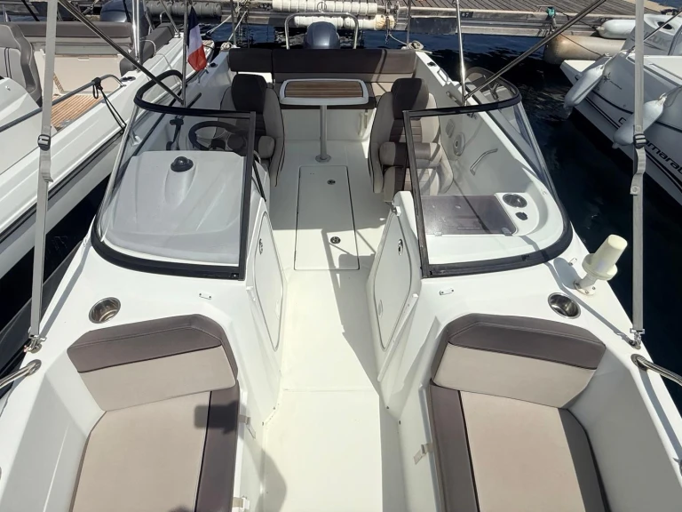 Yacht hire Les Issambres cheap Cap Camarat 6.5 BR