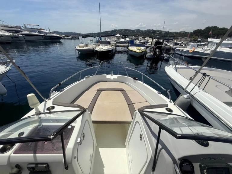 Charter a Jeanneau Cap Camarat 6.5 BR in Les Issambres on Samboat