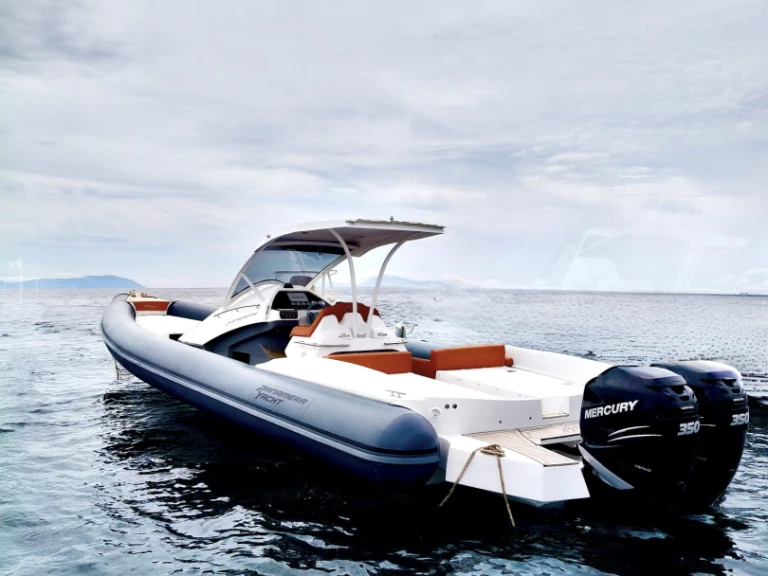 Charter a Panamera Yacht PY 100 T Top in Naples on Samboat