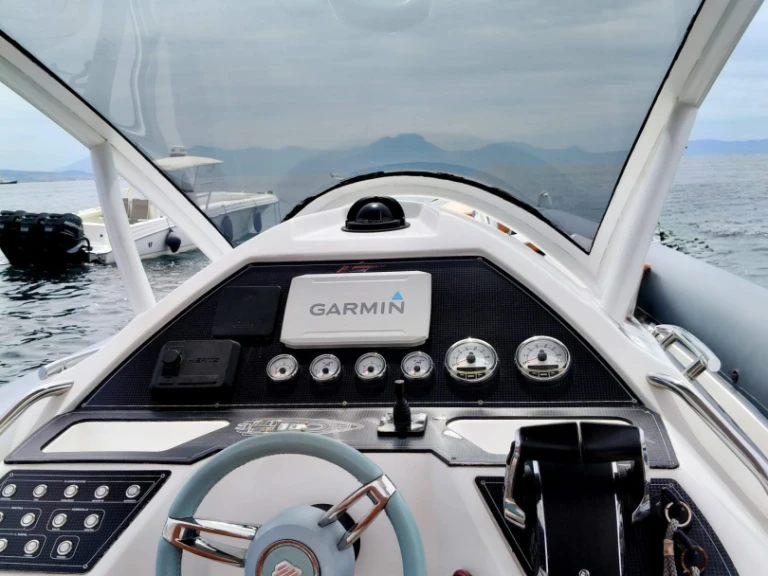 Hire RIB Panamera Yacht with a boat licence