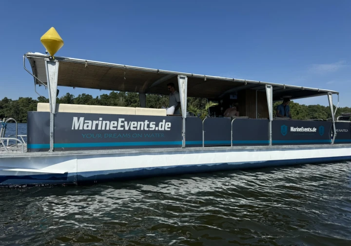 Motorboat hire in Berlin - Playcraft Excursion