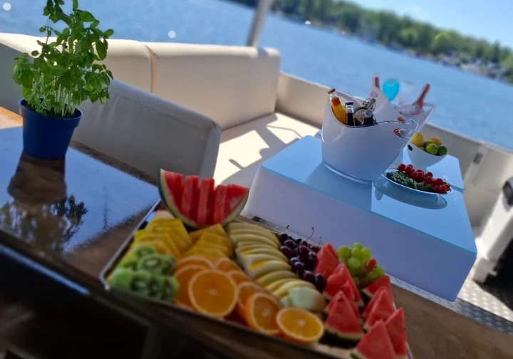 Yacht hire Berlin cheap Excursion