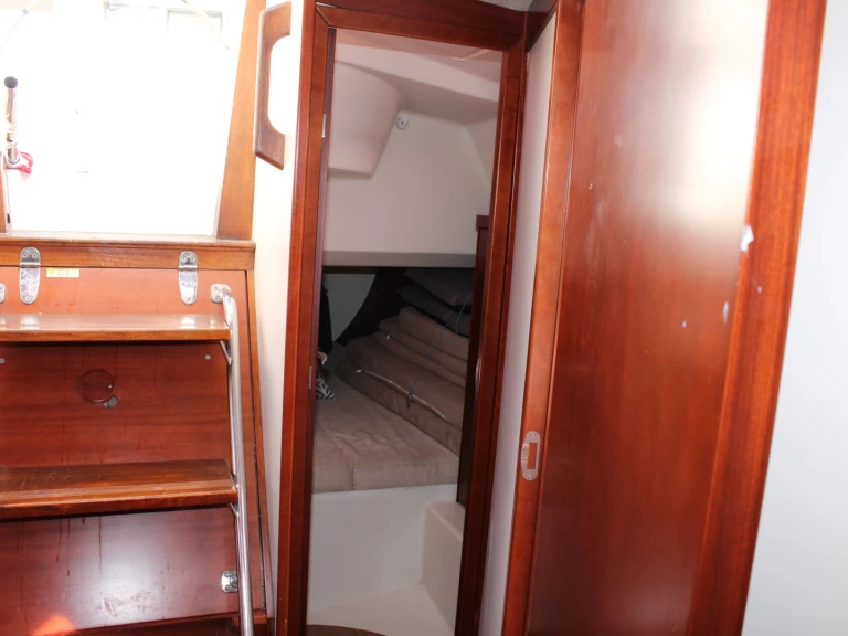 Sailboat to hire Torrevieja at the best price