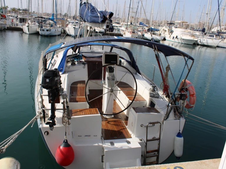 Yacht hire Torrevieja cheap 370e 