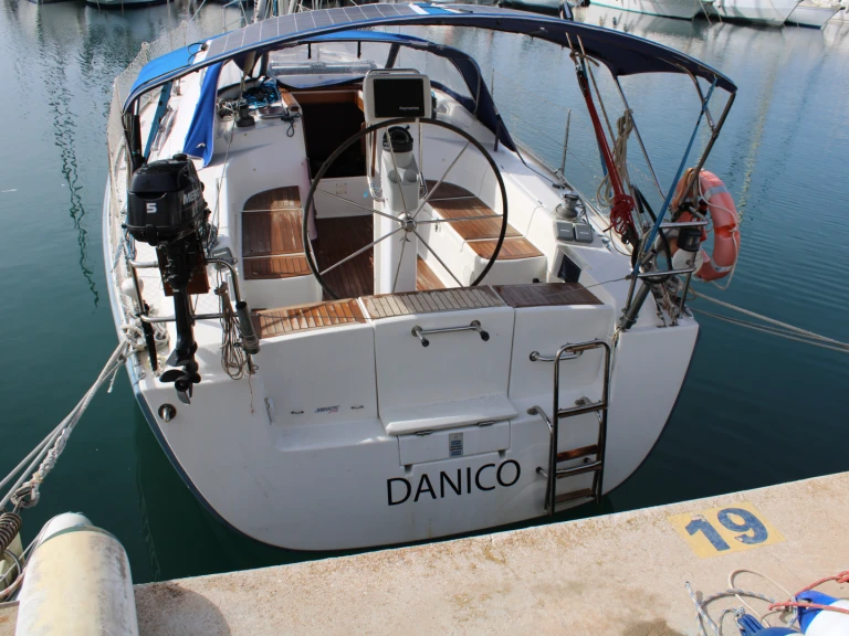 Charter a Hanse 370e  in Ibiza Town on Samboat