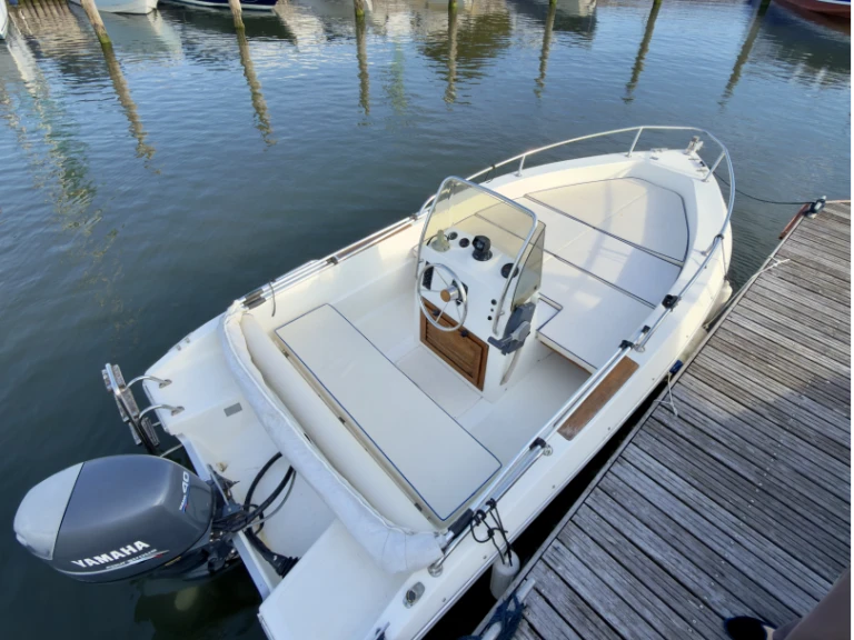 Hire Motorboat Capelli with a boat licence