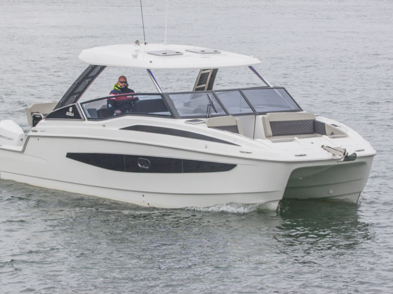 Motorboat hire in Le Marin - Aquila Aquila 32 Sport