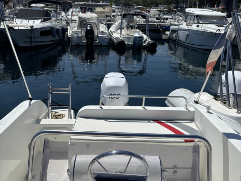 Motorboat to hire Les Issambres at the best price