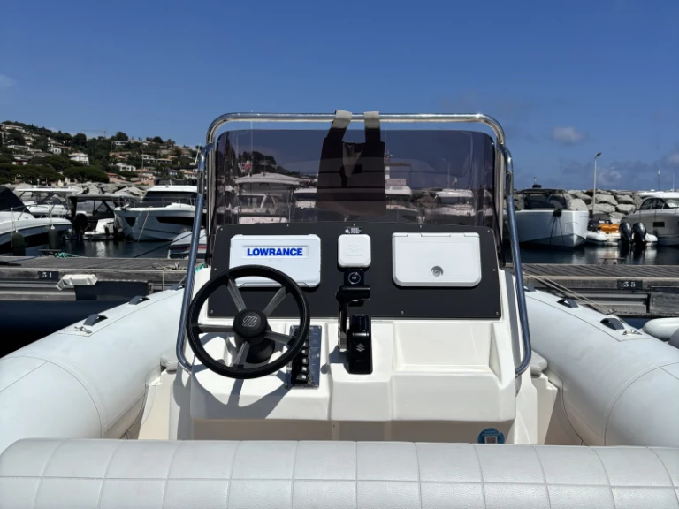 Yacht charter Les Issambres - Marlin Boat 790 Pro Dynamic on SamBoat
