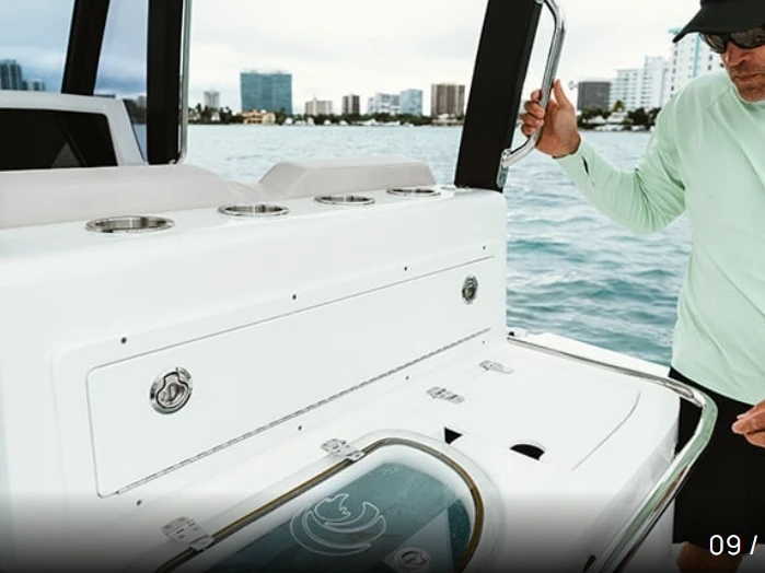 Hire Motorboat with or without skipper Aquila Le Marin