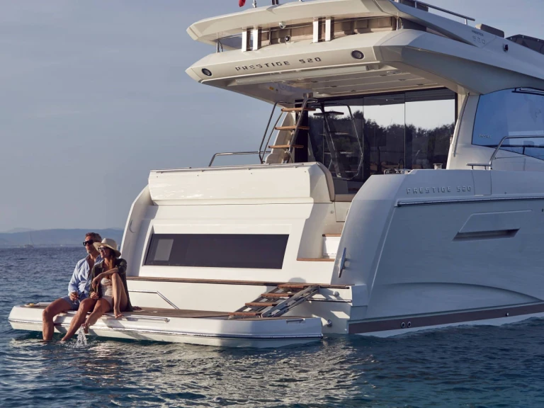 Motorboat to hire Salerno at the best price