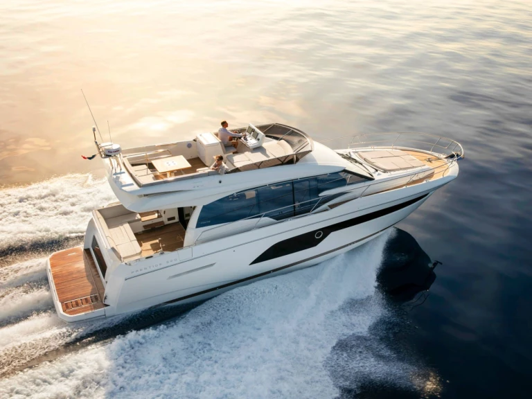 Jeanneau Prestige 52 anno 2023 charter bareboat or skippered in  Salerno