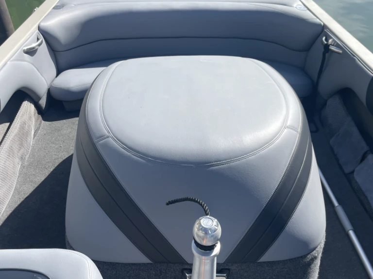 Motorboat hire in Paris - Malibu Response