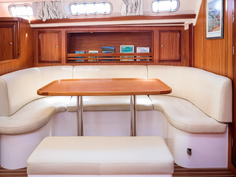 Hire a Ocean Yachts Ocean Star 51.2 Limáni Lavríou