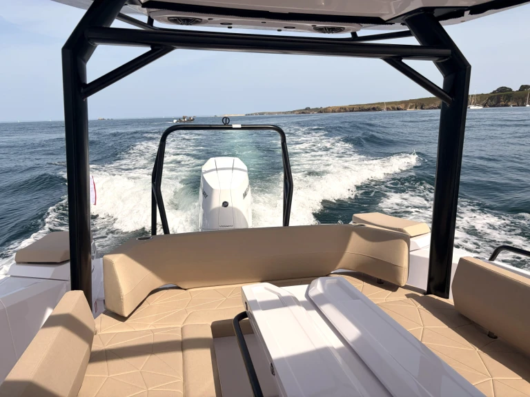 Axopar 29 charter bareboat or skippered in  Étel